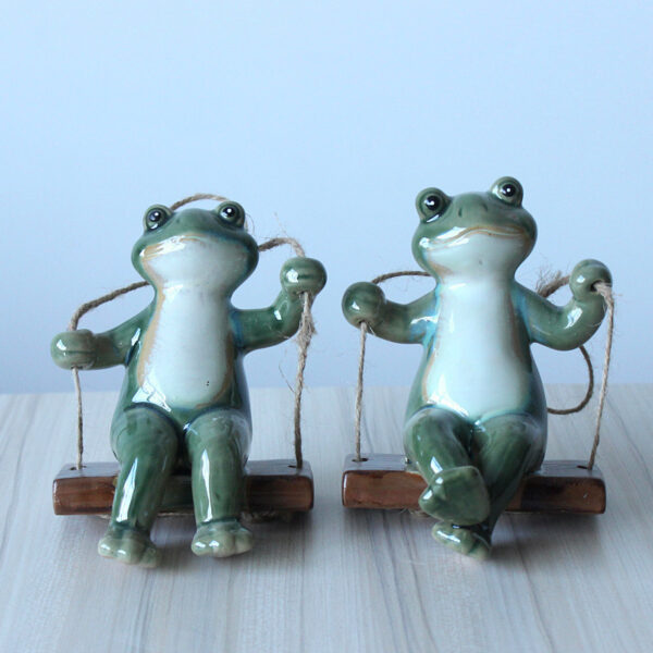 Funny Ceramic Frogs Home Decoration